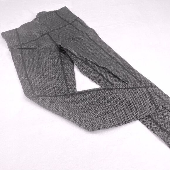 ATHLETA CRISS CROSS POWER UP 7/8 LEGGINGS - Picture 4 of 6